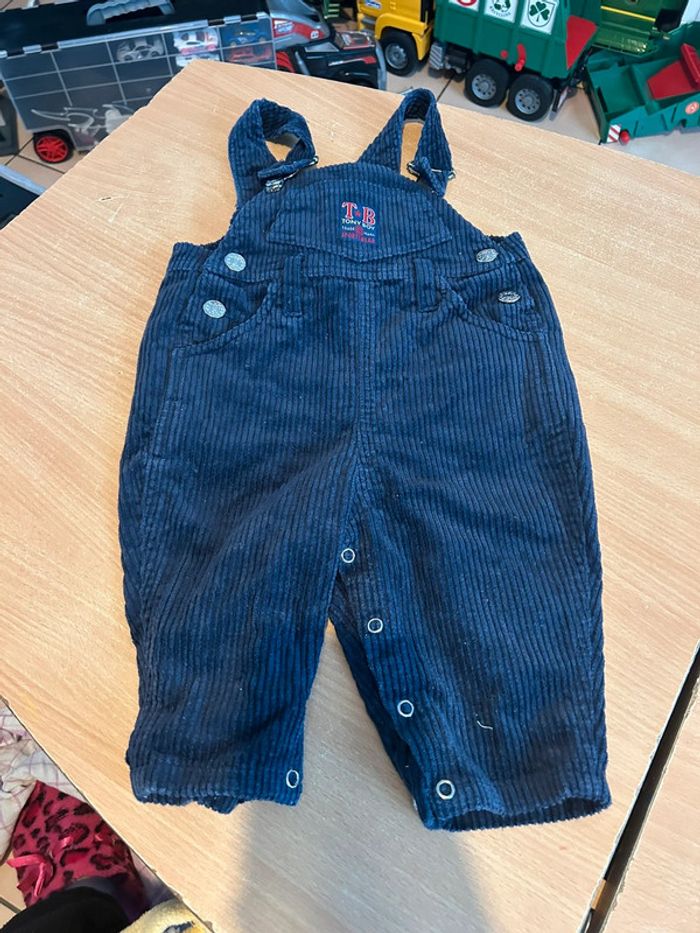 Lot 2 vetement (salopette +pantalons ) 6mois - photo numéro 2