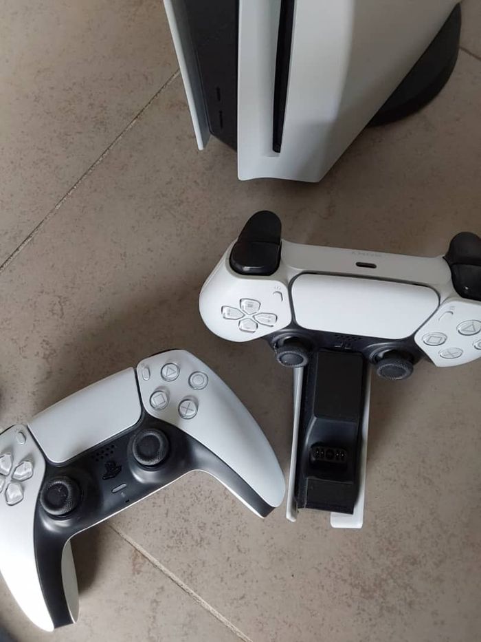 Sony PS5 - photo numéro 2