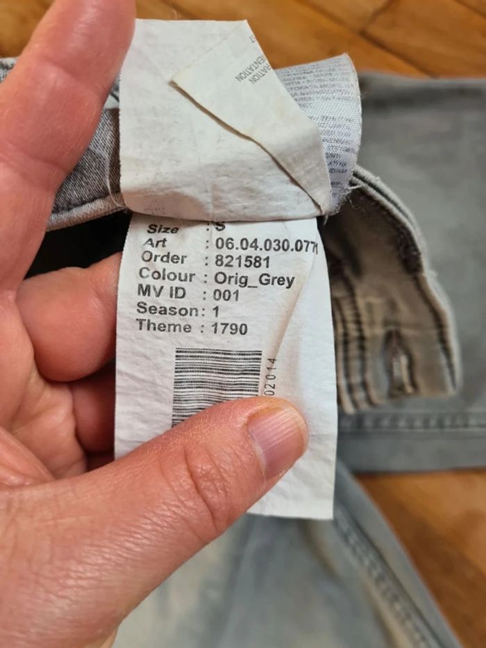 Short stretch gris clair bon état Taille S - photo numéro 7