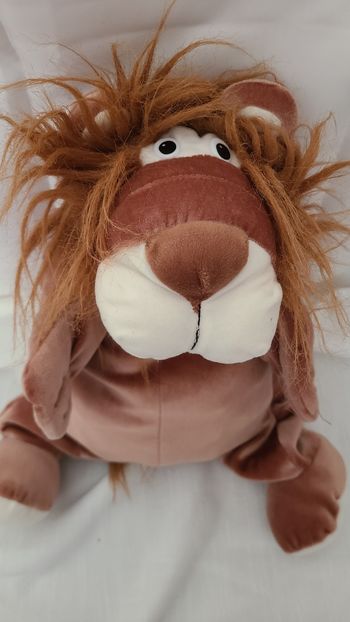 Peluche doudou lion marron blanc SUPER TOYS