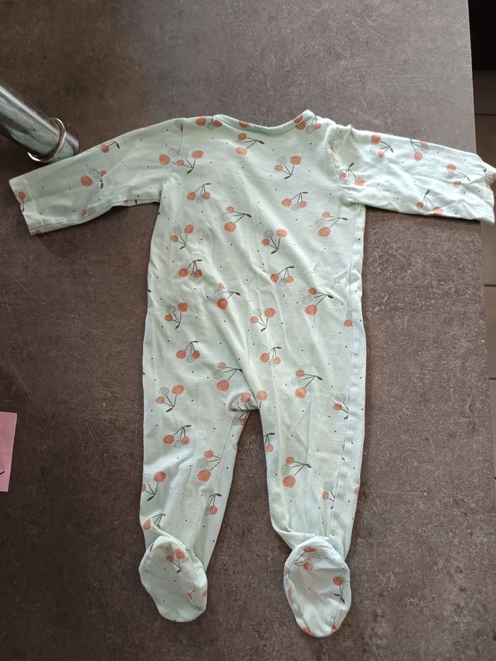 Pyjama cerises 12 mois - photo numéro 4