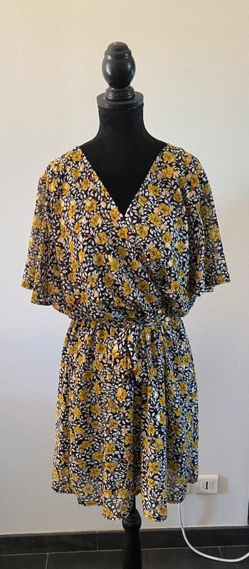 Robe d’été Van Der Rock taille 3 noire à fleurs jaunes et dorées