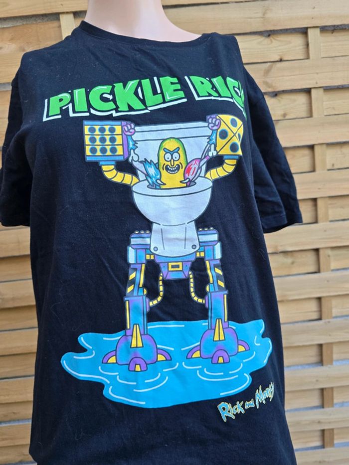 Tee-shirt 🍒Rick and Morty🍒taille M neuf sans étiquette - photo numéro 2