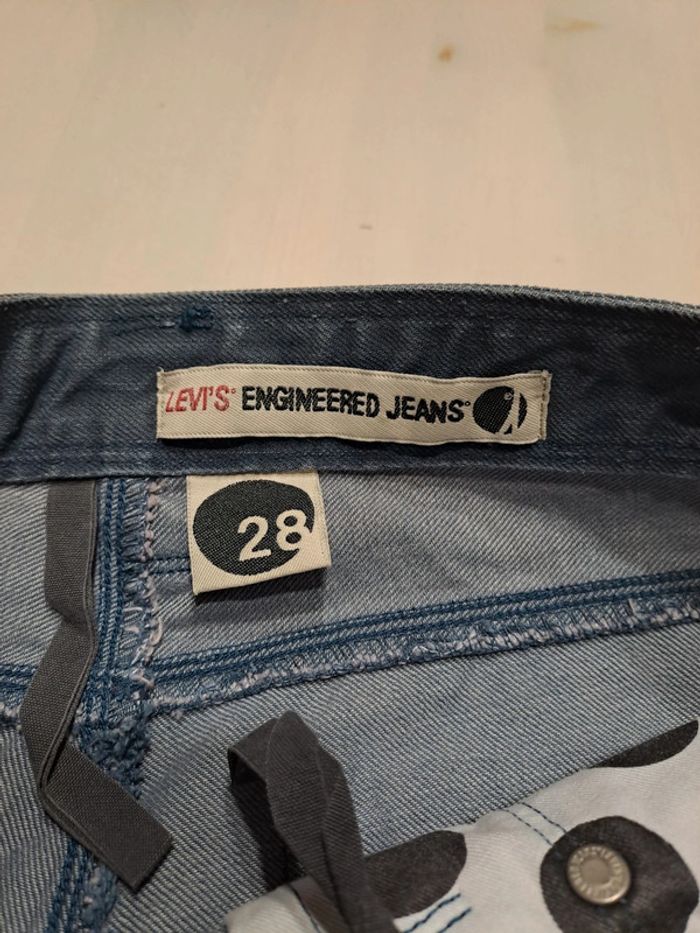 Jeans Levi's engineered vintage 28x32 - photo numéro 4