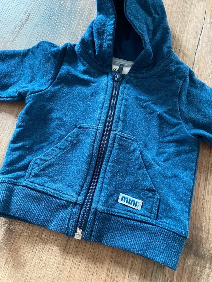 Veste à capuche. - photo numéro 2