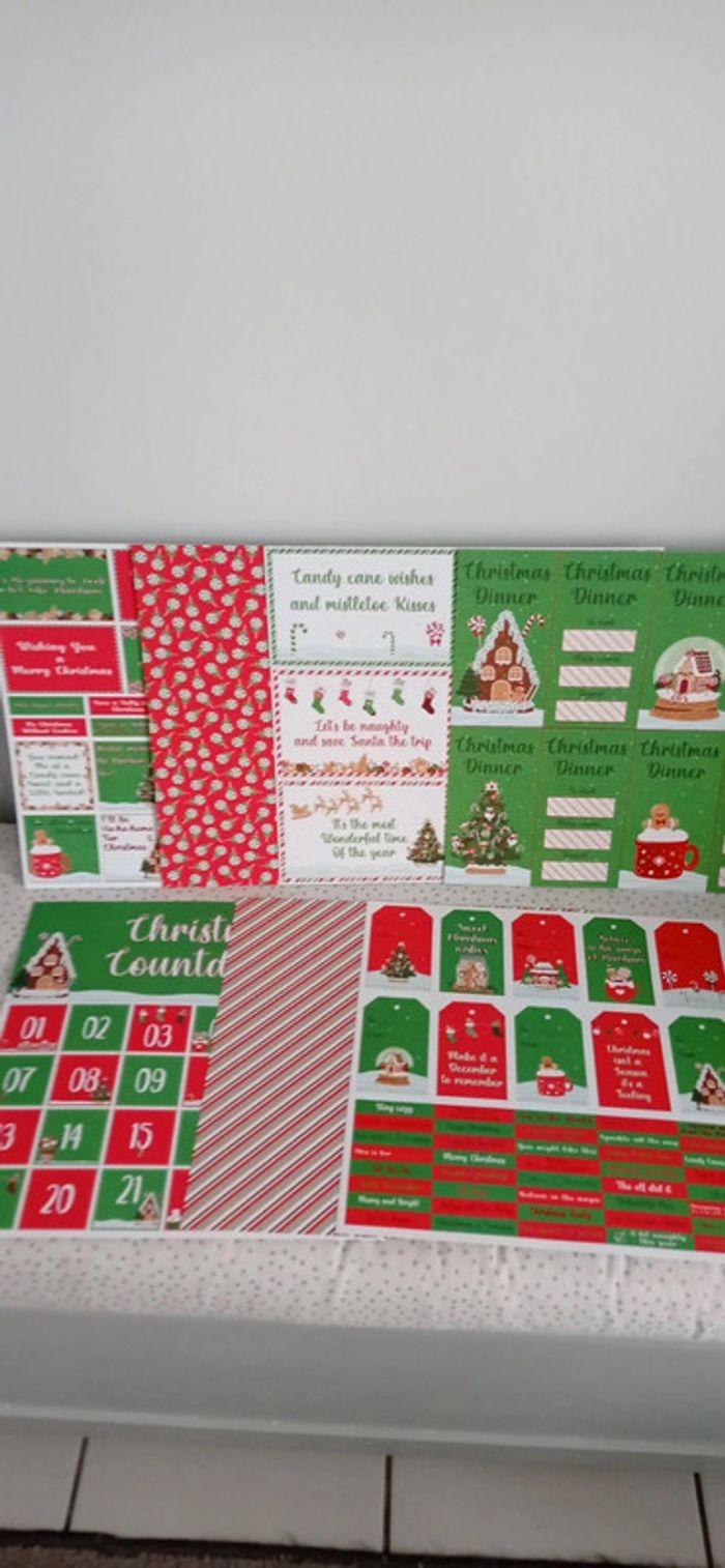 Lot de feuilles scrapbooking Noël vert blanc rouge