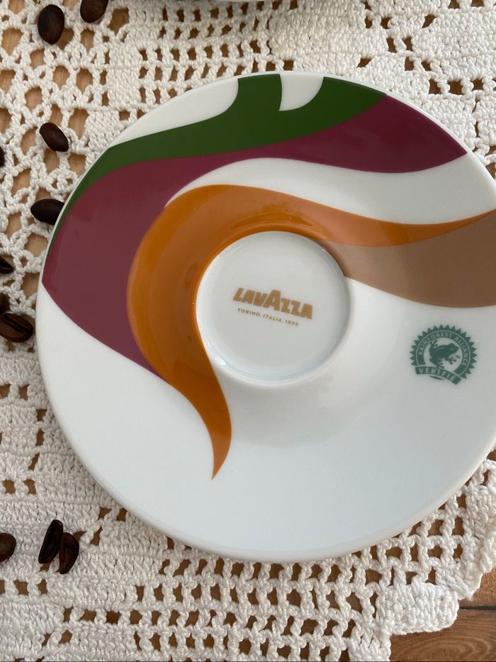 6 tasses et sous tasses collector Lavazza - photo numéro 2