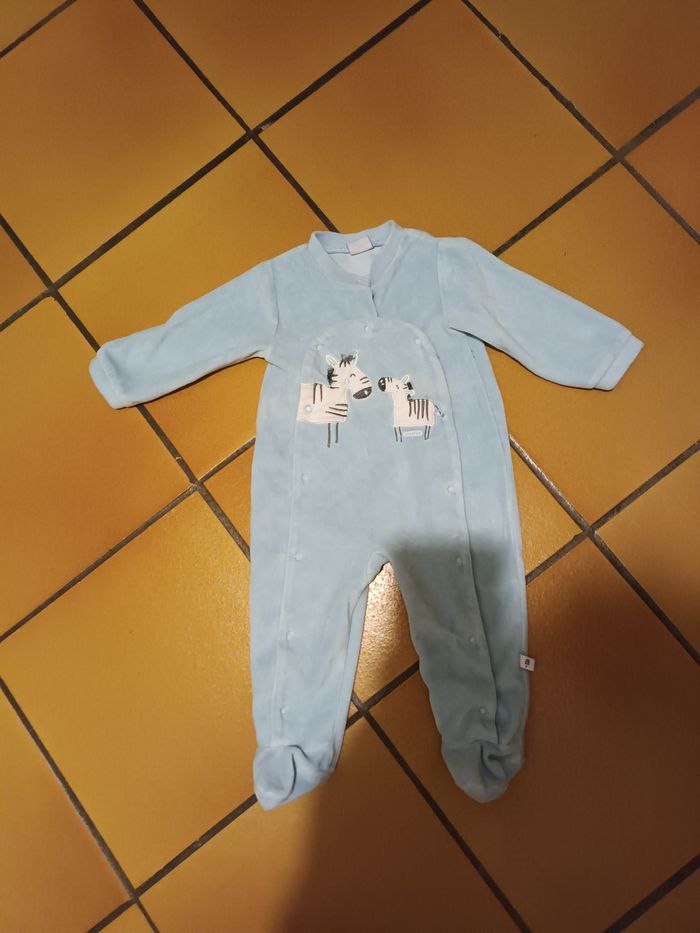 Beau pyjama absorba 12 mois bleu clair ouverture devant zèbre