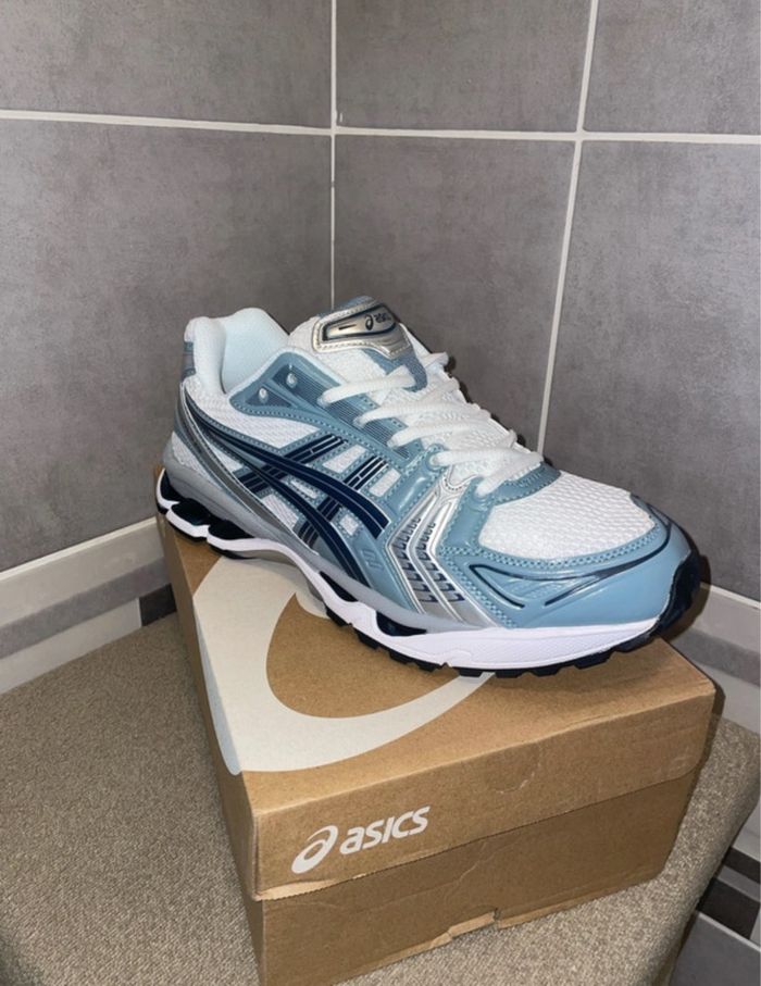 Asics Kayano-14