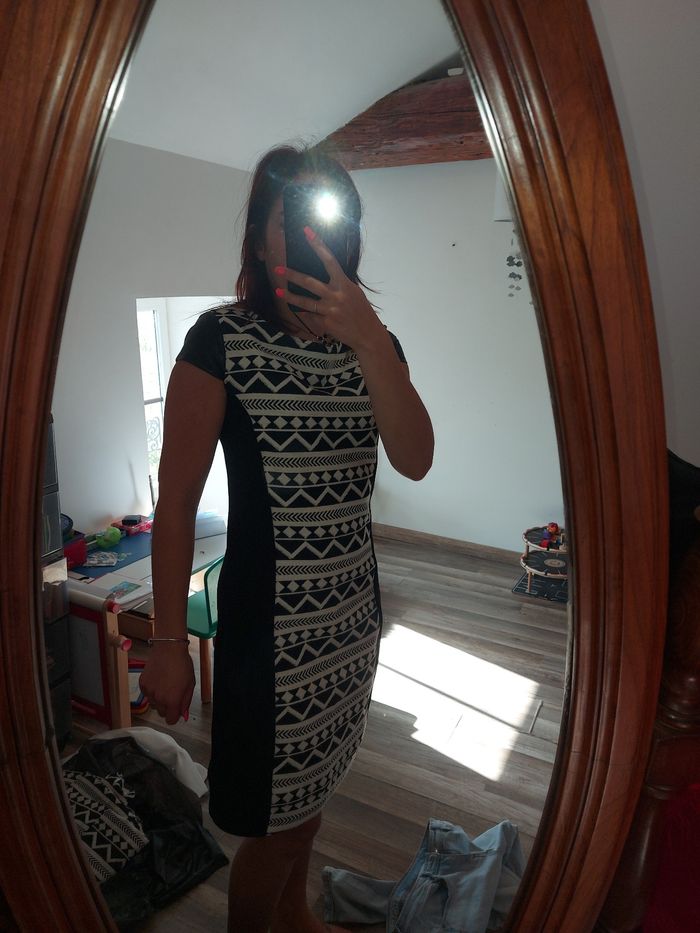 Robe noir et blanche - photo numéro 4