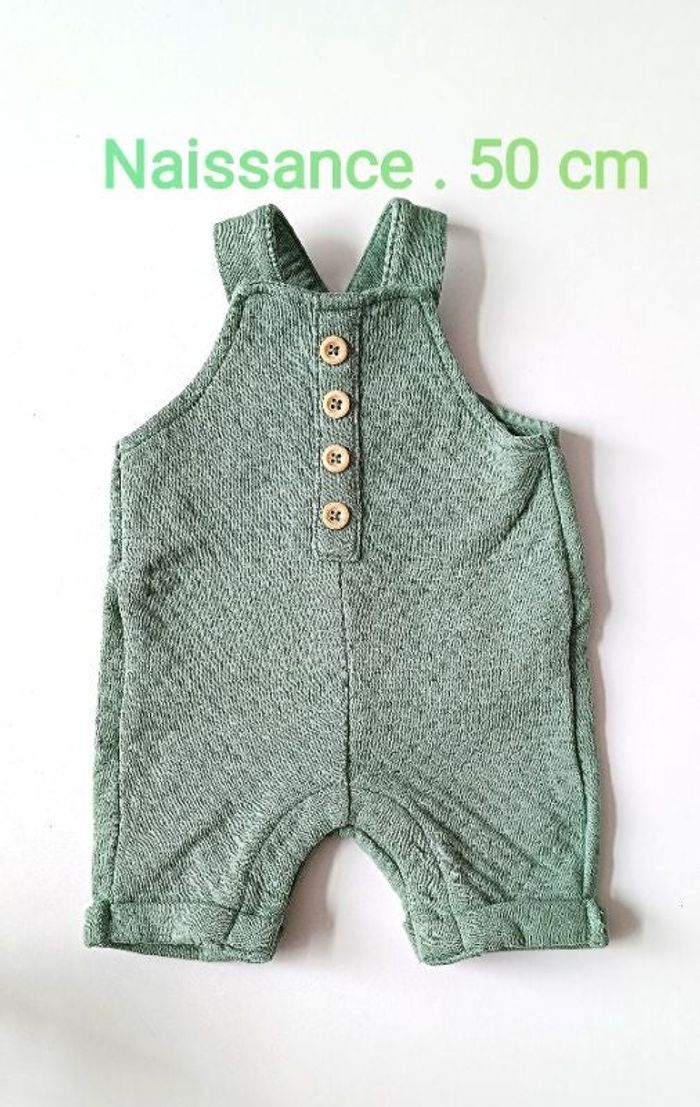 Petite salopette tout confort . Naissance