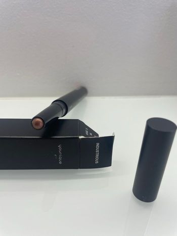 Ombre en stick Industrious Younique 