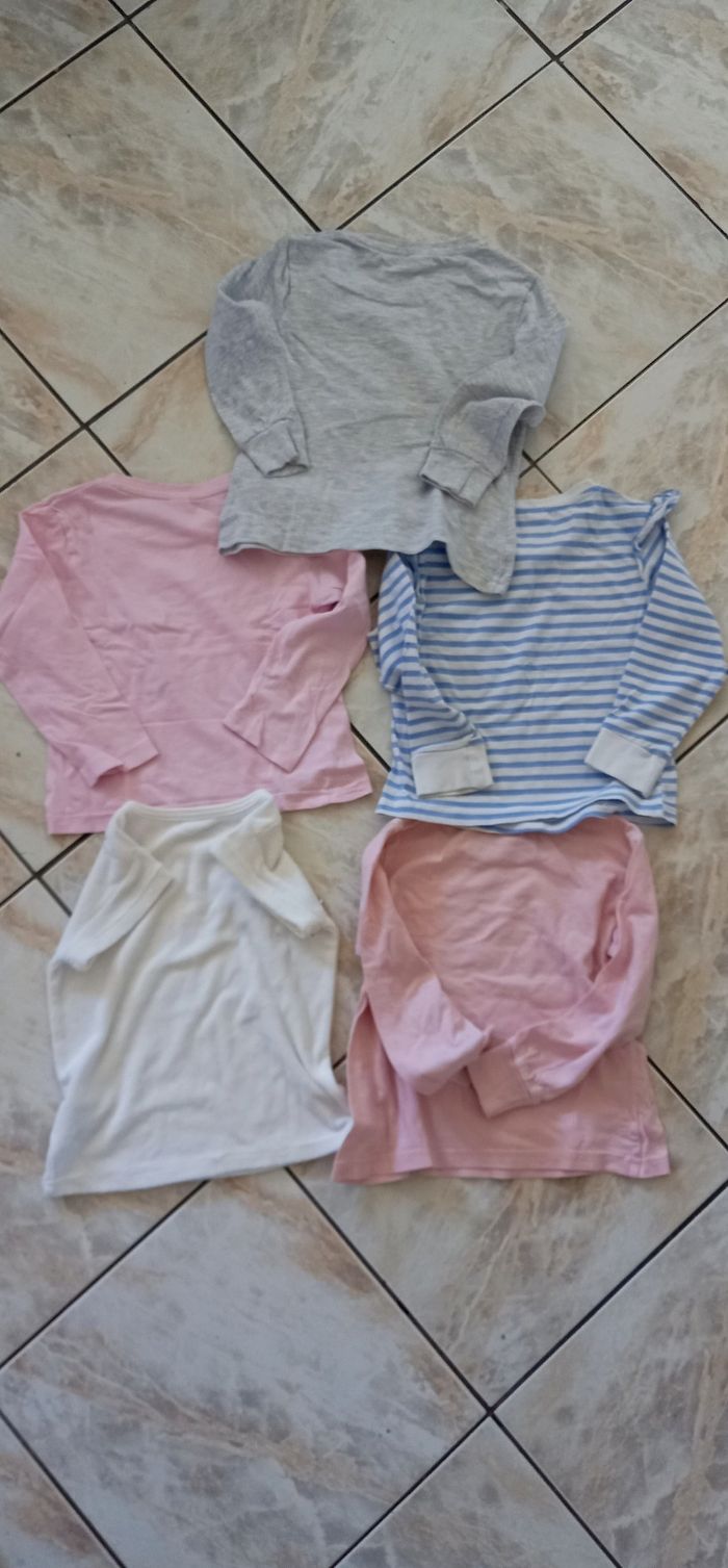 Lot de t-shirts manches longues taille 3/4 ans - photo numéro 2