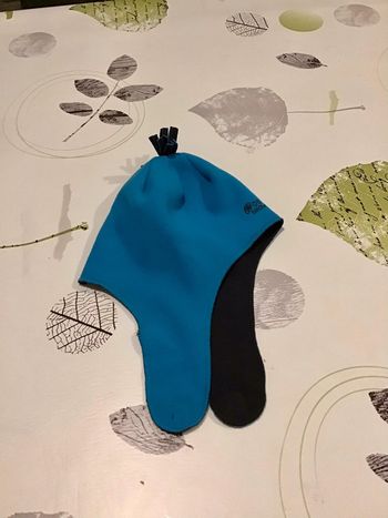 Bonnet taille 50 marque Orchestra bleu et noir