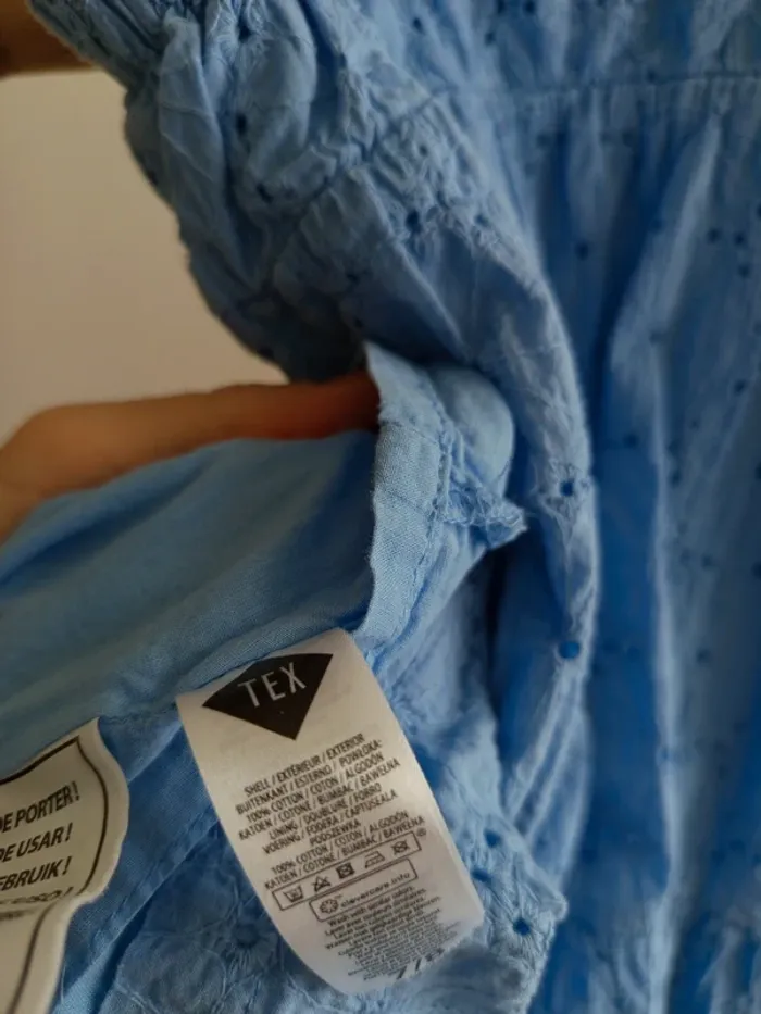 Jolie robe broderie anglaise bleu lavande 7/8 ans - photo numéro 6