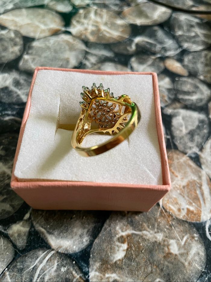 Bague plaqué or marquise avec oxydes blancs - photo numéro 4