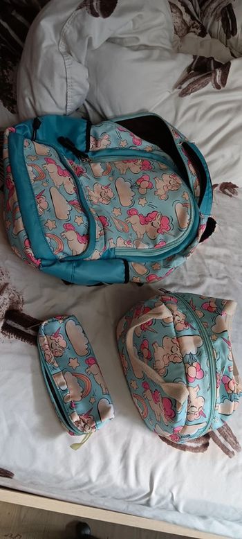 Sac à dos + trousse + sac isotherme