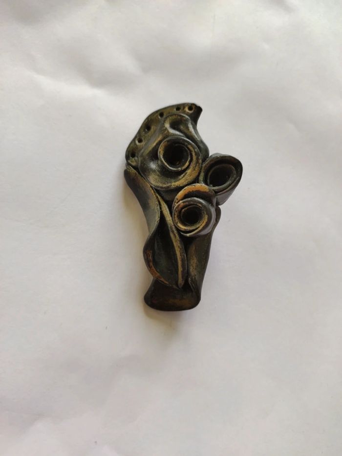 Broche en cuir - photo numéro 2