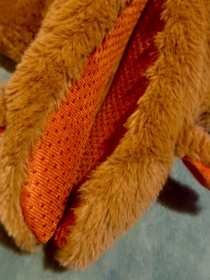 Chaussons Disney Valentino renne dans Wish  pointure 35-38 - photo numéro 4