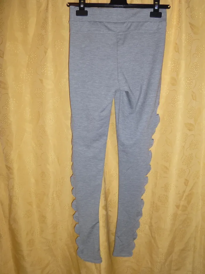 pantalon leggins treggins original petit noeux taille M = 40 / 42 - photo numéro 4