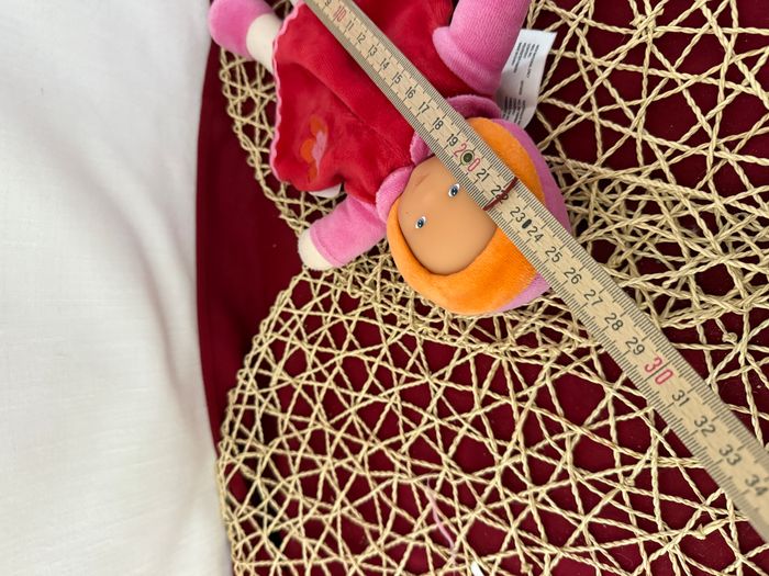 DOUDOU POUPEE COROLLE robe rouge rose capuche bord orange 25cm fleur - photo numéro 3