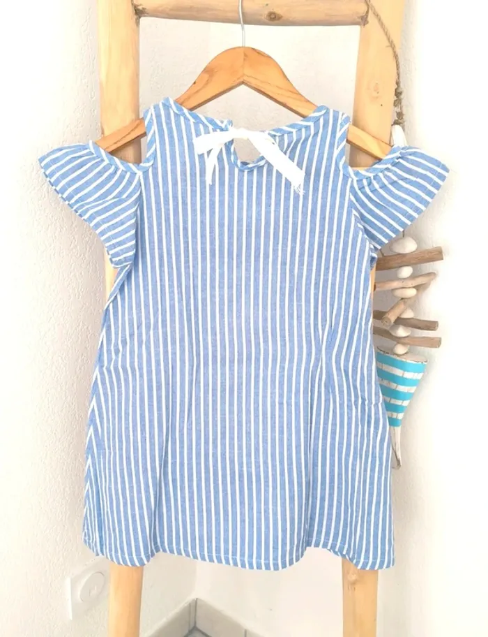 Robe épaules dénudées 8 ans