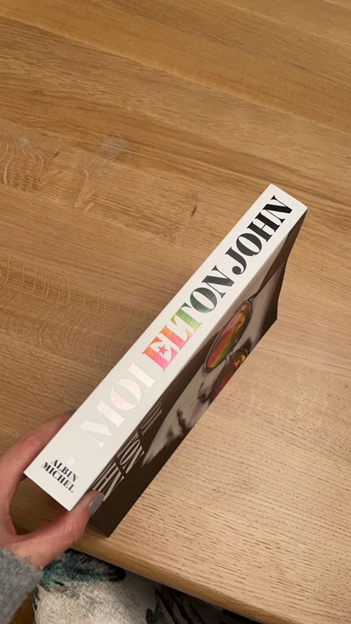 Livre elton john neuf - photo numéro 3