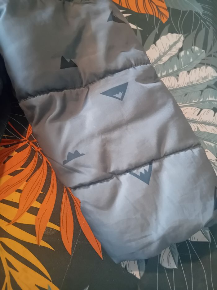 Vends jolie doudoune kaki de la marque KIABI - photo numéro 3
