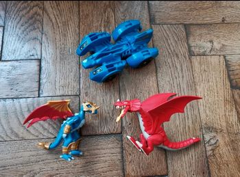 Lot de 2 figurines Playmobil et voiture