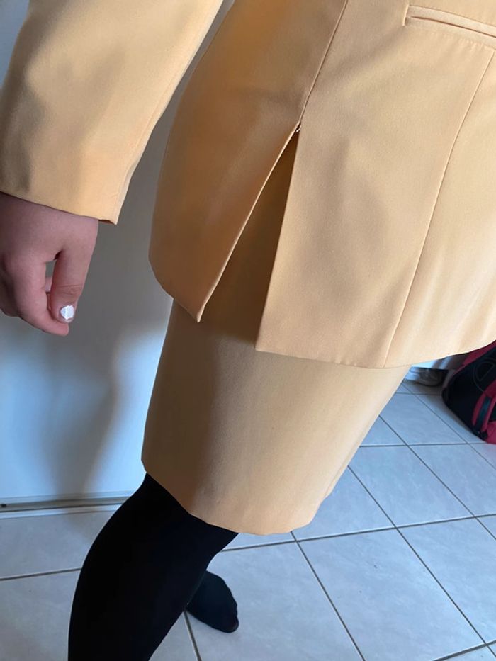 Ensemble tailleur + Jupe orange pastel - photo numéro 5