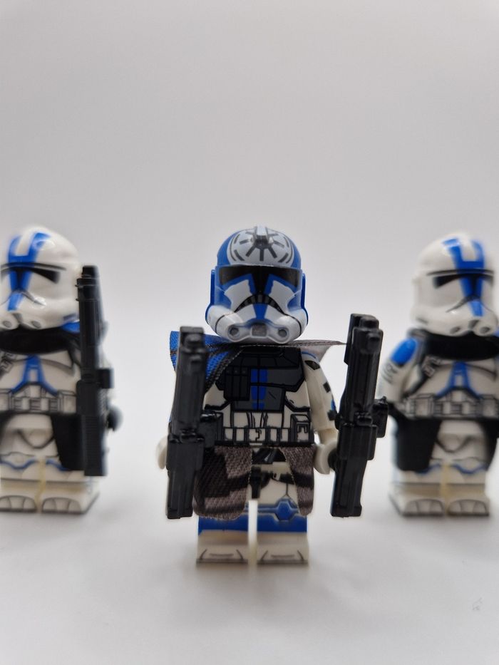 Figurines type lego Commandant Clone Jesse + 2 Clones de la 501ème star wars - photo numéro 2