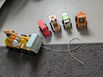 Véhicule en bois ki