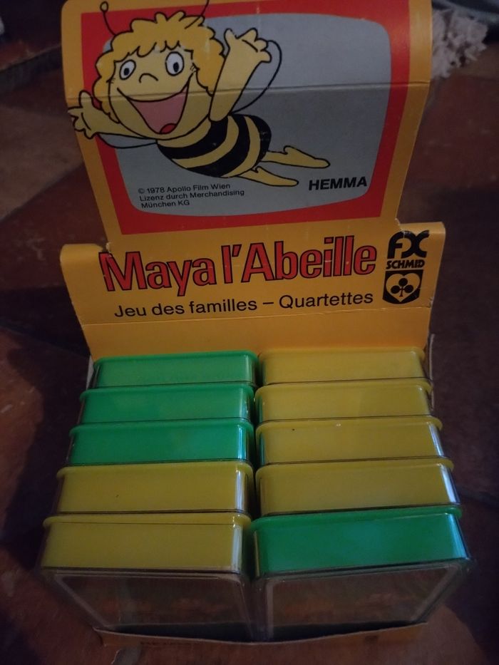 Présentoir maya avec cartes de jeux