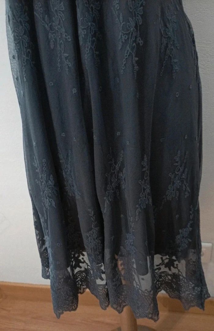 Magnifique robe en dentelle doublée - photo numéro 2