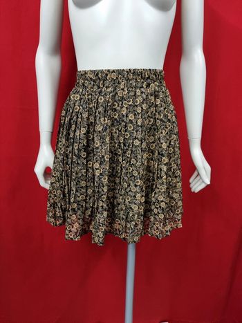 Cache Cache jupe courte évasée plisée * taille XS *