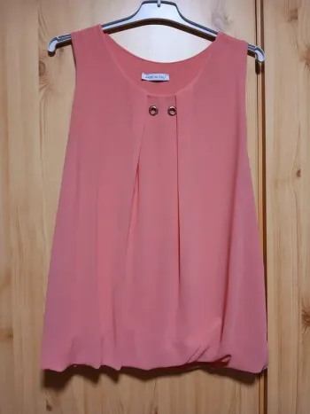 Haut sans manche en taille 1 de chez made in italy