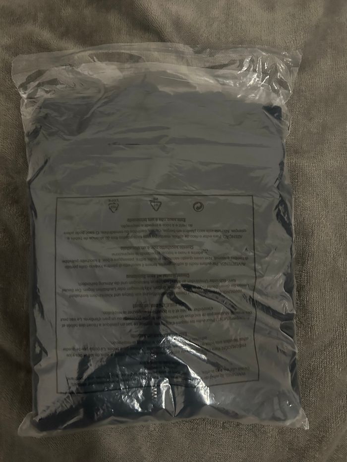 Gilet Lacoste neuf - photo numéro 8