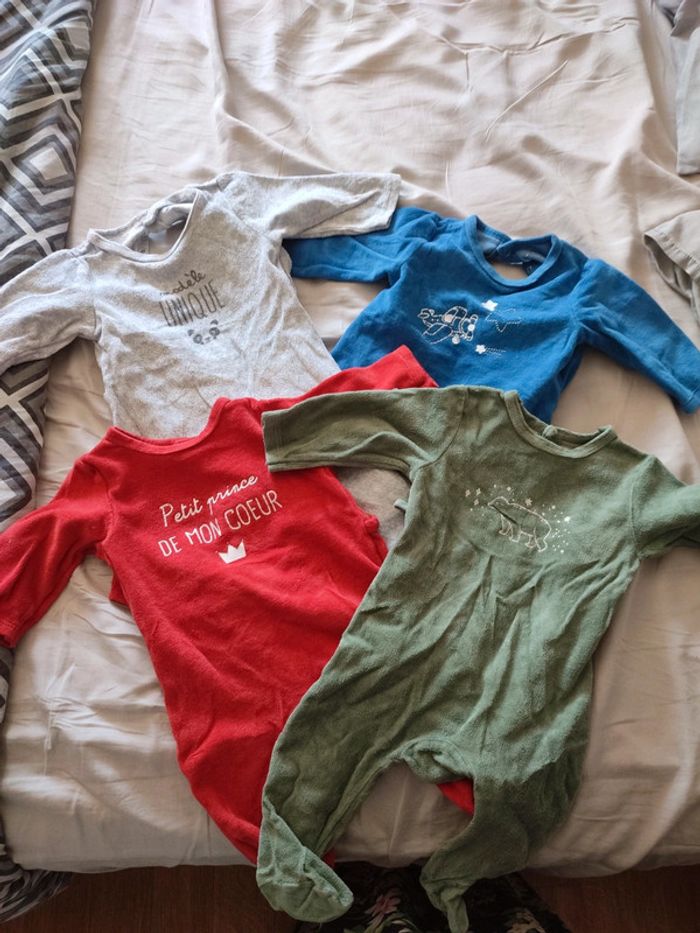 Lot 4 pyjamas 6 mois