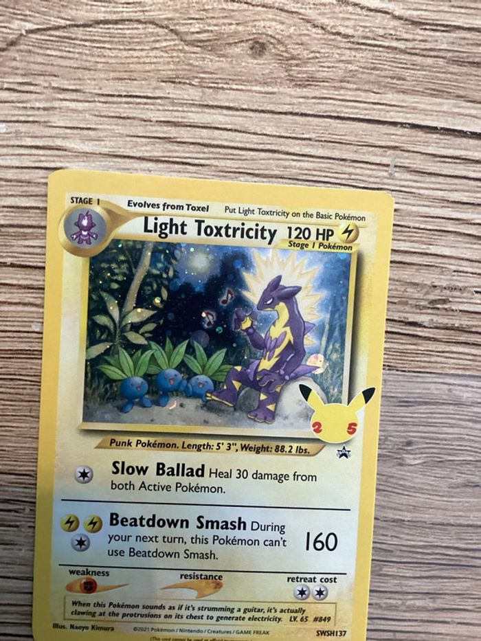 carte Pokémon swsh137 light toxtricity célébration 25ans anglais ANG - photo numéro 2
