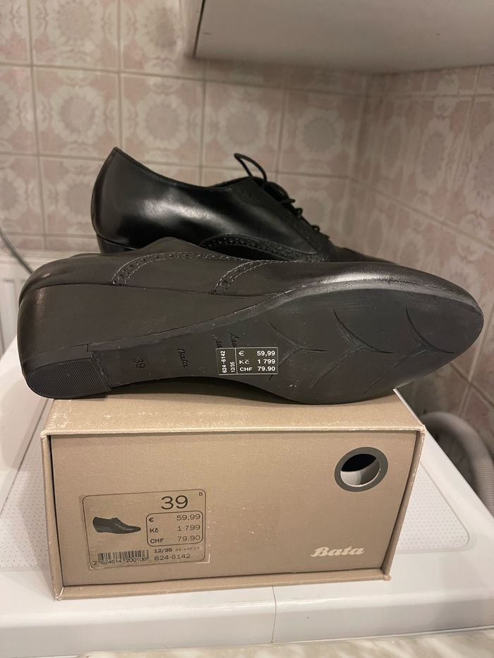 Chaussures Bata pointure 39