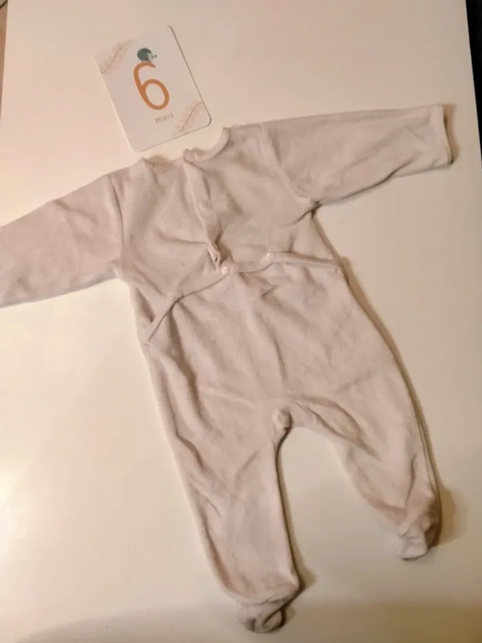 Lot de 2 pyjamas bébé Taille 6 mois - photo numéro 11