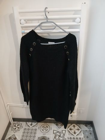 Robe courte noire , mailles anglaises