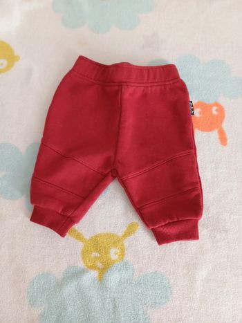 Jogging rouge 3 mois