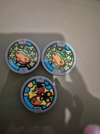 Lot 3 médaillons Yokai watch