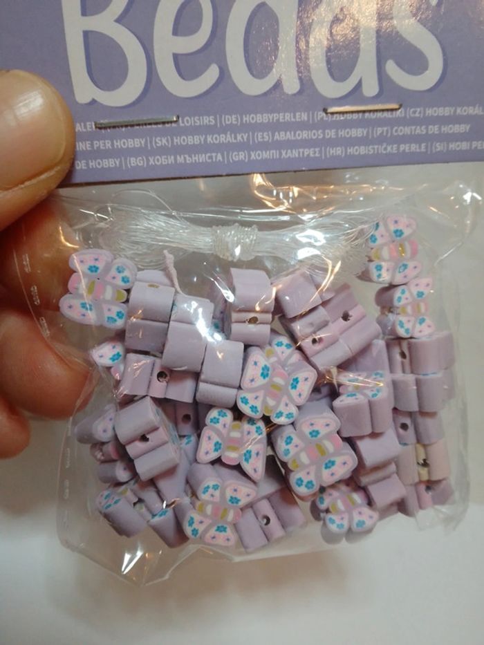 Perles de loisirs "Papillons" violets + fil - photo numéro 2