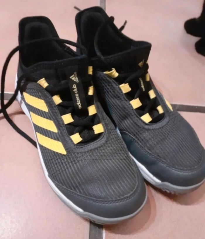 Baskets de tennis Adidas taille 34