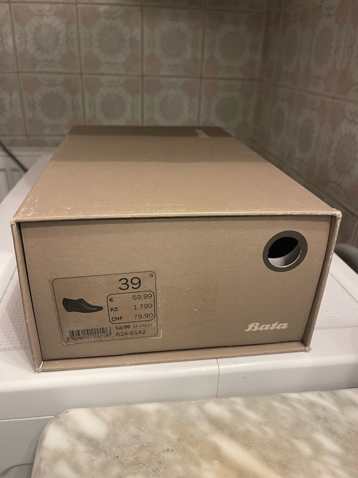 Chaussures Bata pointure 39 - photo numéro 5