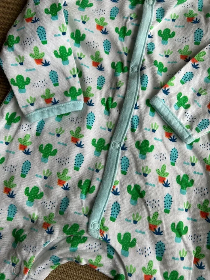 Pyjama et bonnet taille 3 mois - photo numéro 5