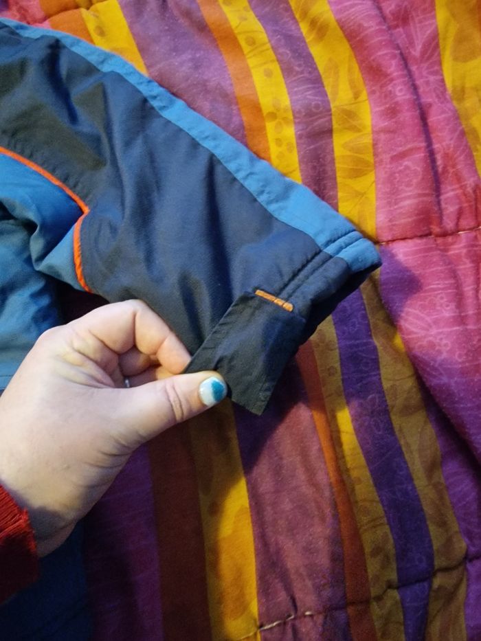 Petit blouson imperméable à capuche amovible - photo numéro 6