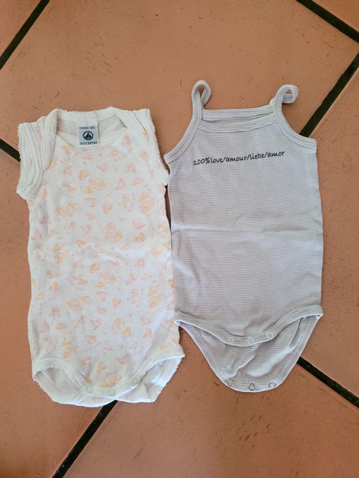 Lot 2 bodies bretelles bon état 3 mois